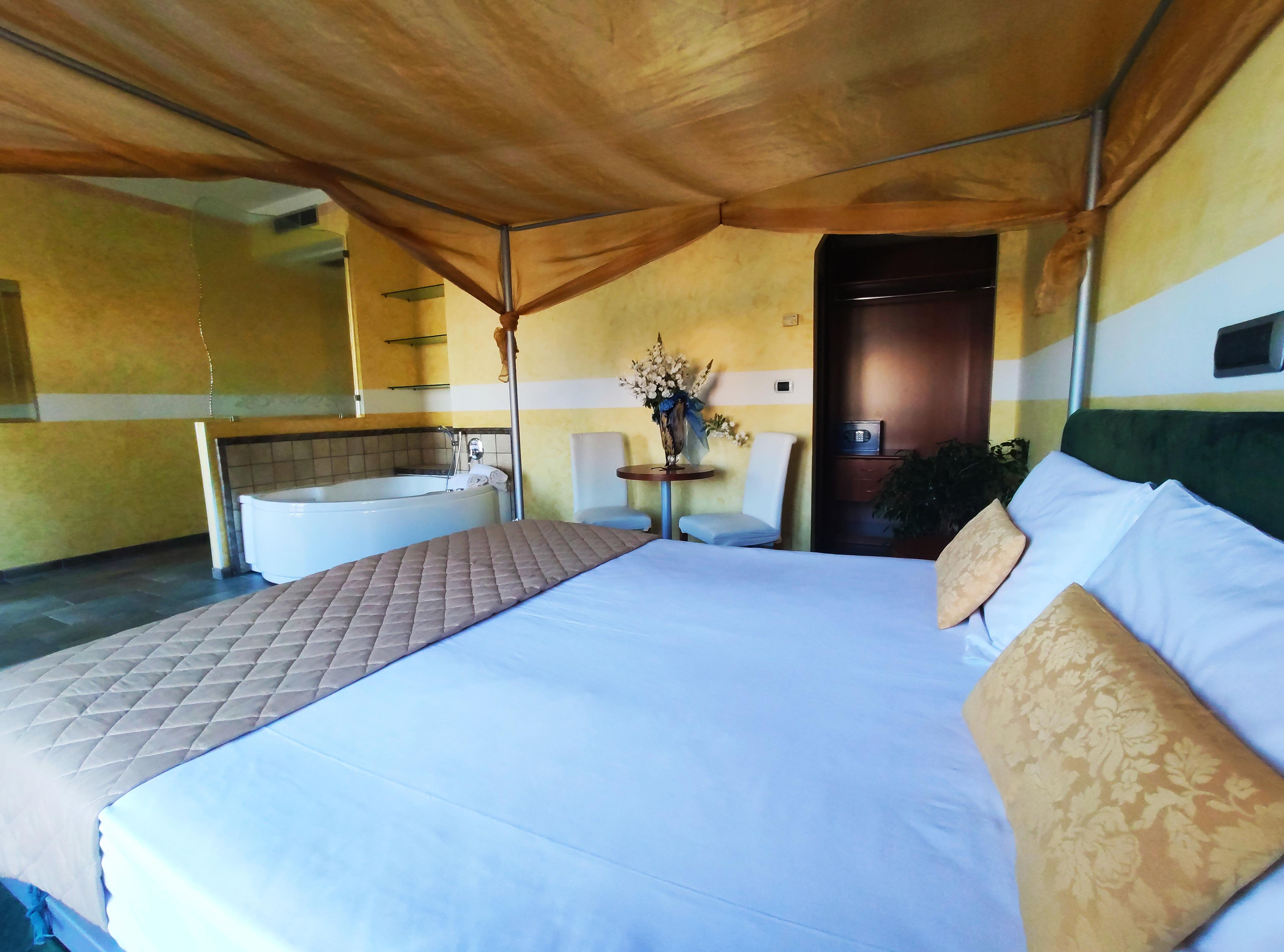 Hotel Due Mari & Spa Римини Экстерьер фото